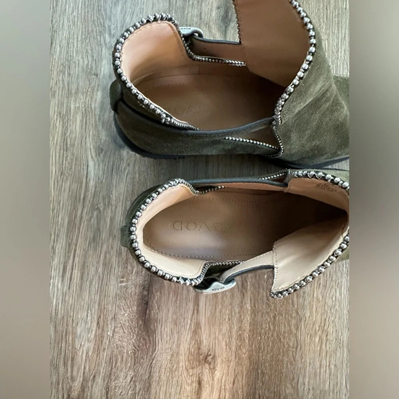 Coach Buckled Pipa Studded boots Size 9.5 Suede - Picture 4 of 11